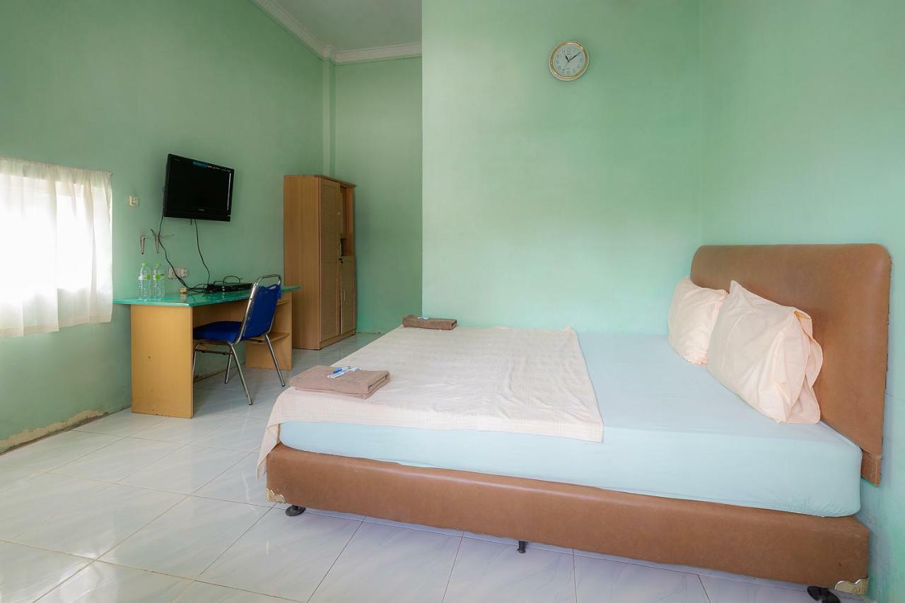 Mega Nasional Seaview Hotel Gunungsitoli Exterior foto